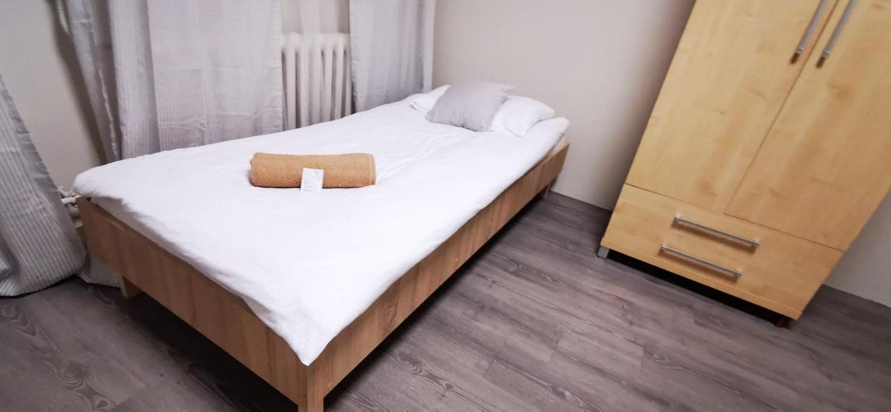 Hostel Powstaniec Wola - Private Rooms Varşova Dış mekan fotoğraf