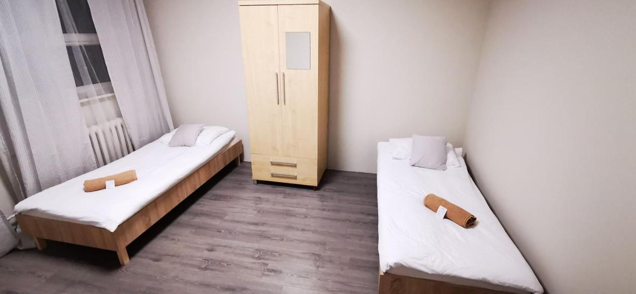 Hostel Powstaniec Wola - Private Rooms Varşova Dış mekan fotoğraf