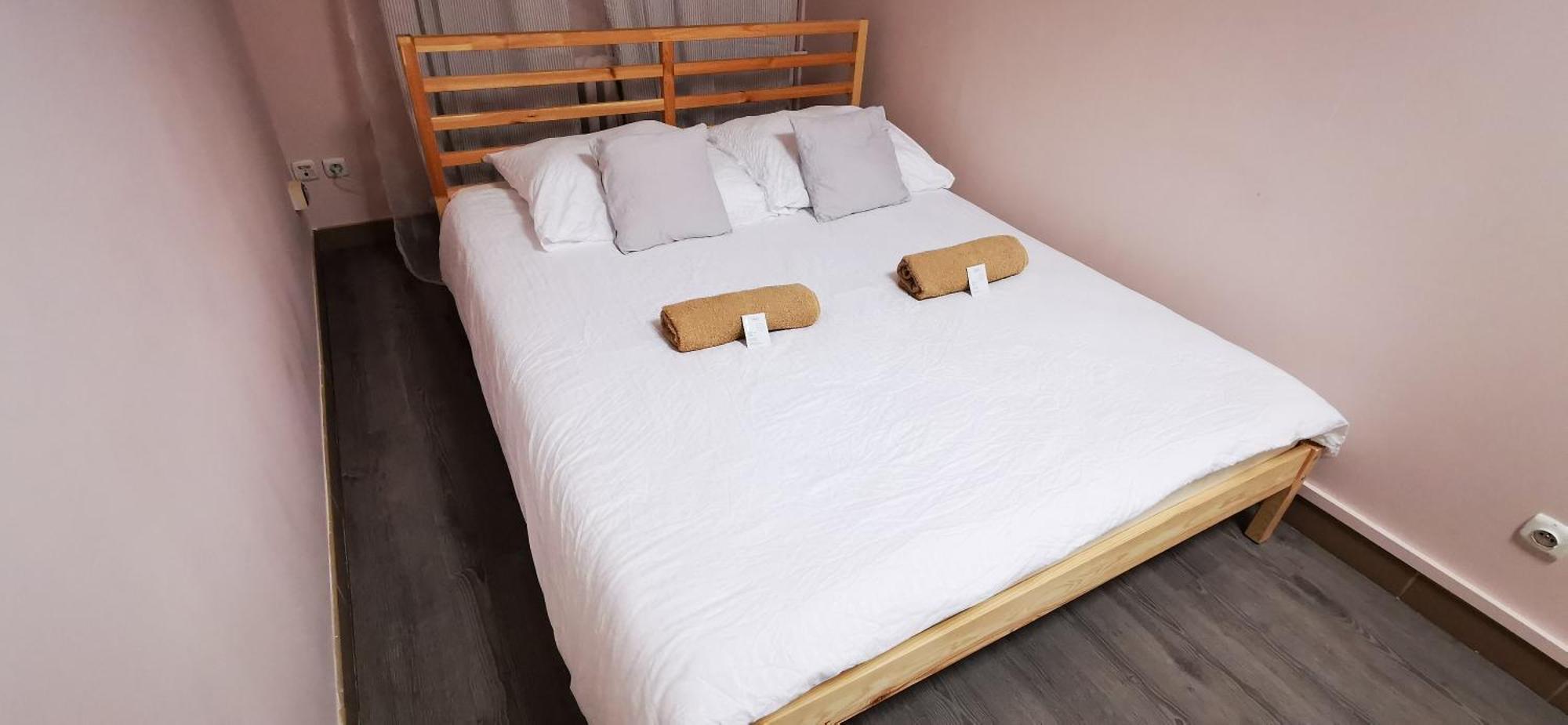 Hostel Powstaniec Wola - Private Rooms Varşova Dış mekan fotoğraf